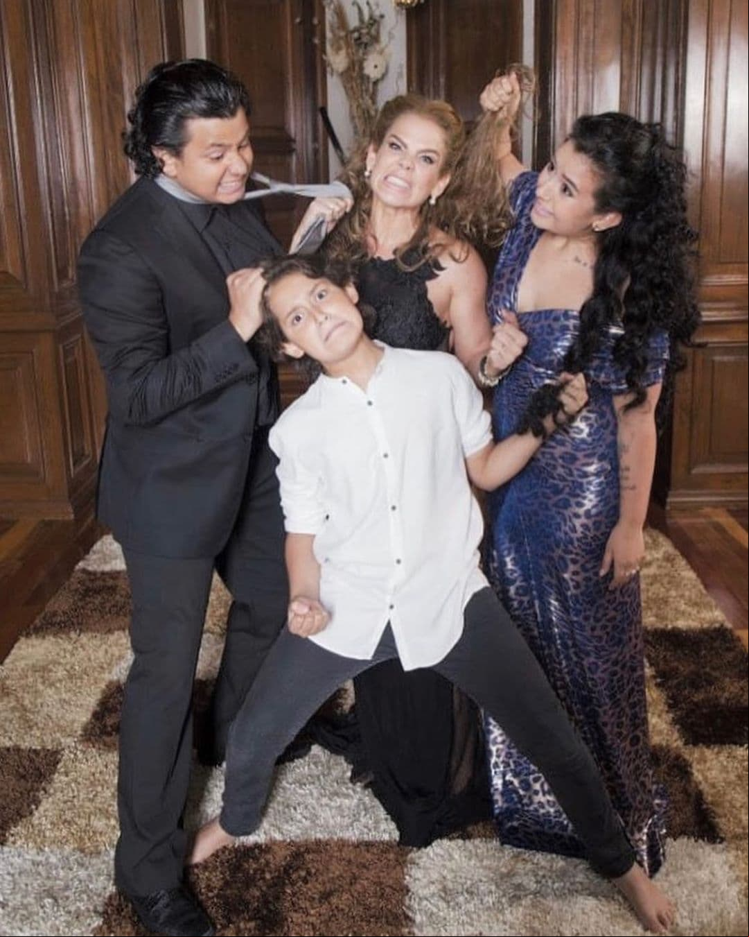 Kiko, Emilio y Romina son los tres hijos de Niurka Marcos, a quienes adora y comparte momentos increíbles en su vida. A continuación, te contamos la historia de cada uno de ellos y cómo han cambiado a través de los años.