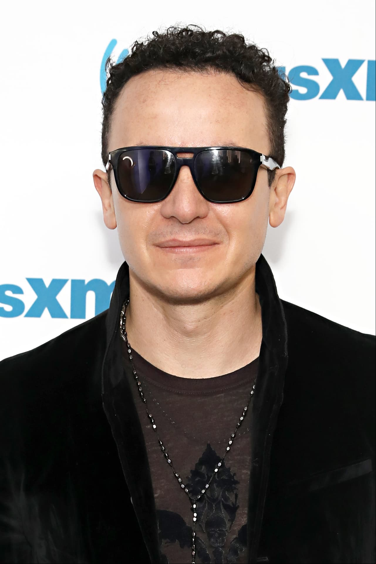 Fonseca
<br>
<br>El evento contará con la aparición especial de J Balvin, Shakira, Sofía Vergara y muchas personalidades.