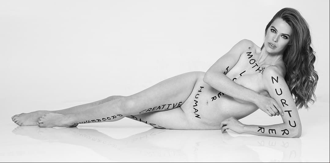 Famosas que protestan con desnudos