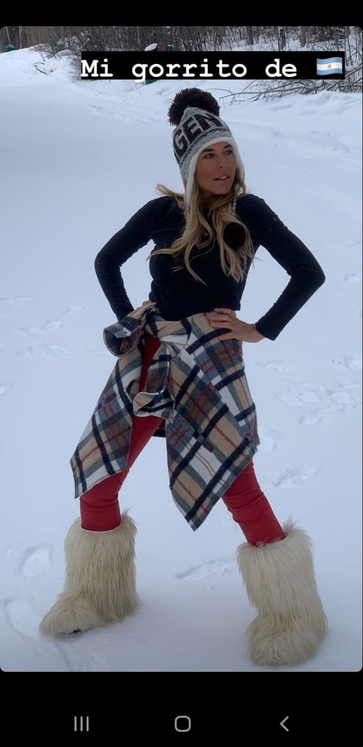 Fue a través de sus respectivas cuentas de Instagram que tanto Juan Soler como Maki compartieron varias fotografías del viaje que realizaron a Vail, Colorado, junto a sus hijas Mía y Azul; aunque ninguno de los dos compartió imágenes en las que aparecen juntos, ambos se encuentran en el mismo destino según reportó HOLA!