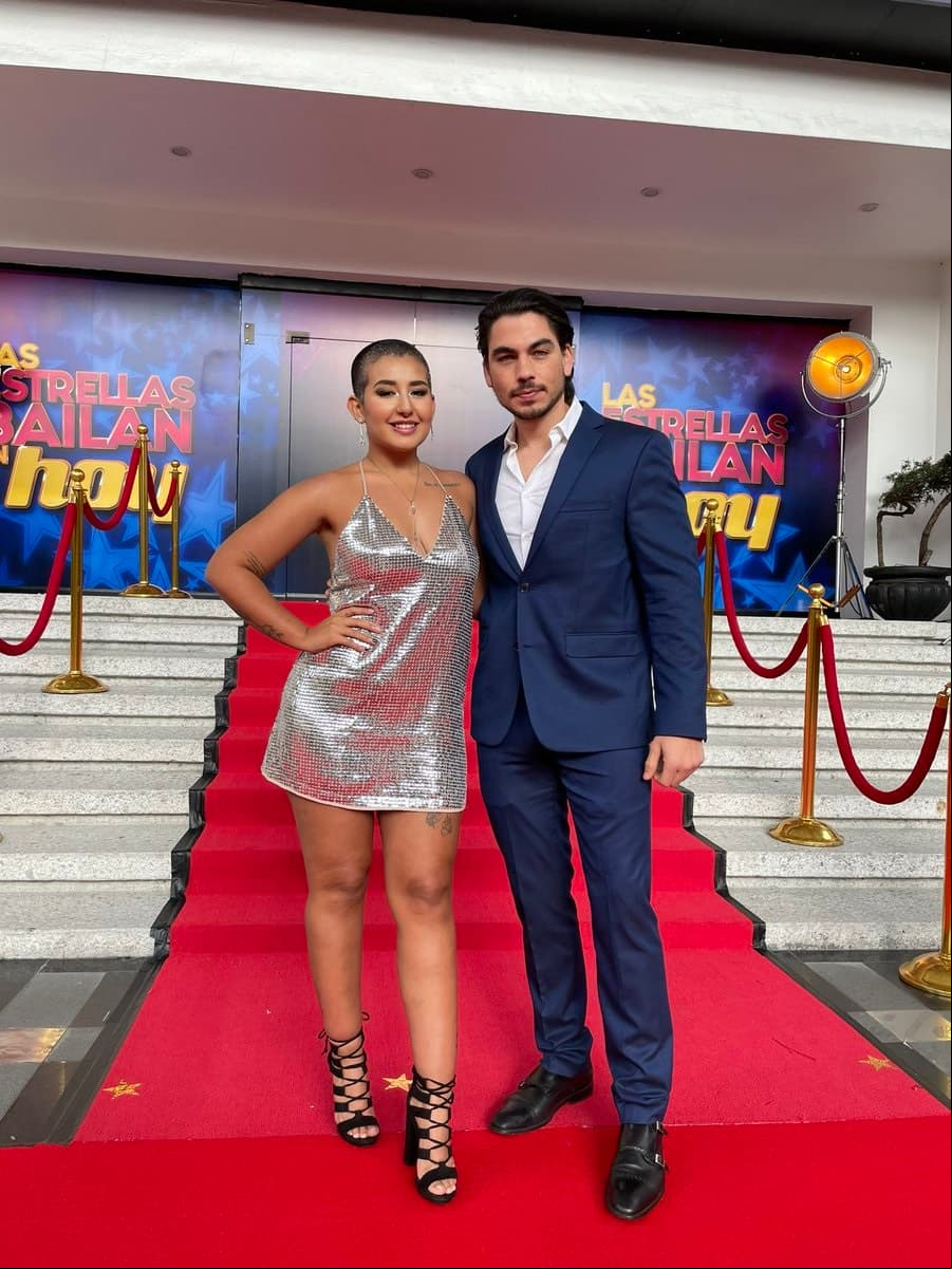 Romina Marcos sorprendió al aparecer con una nueva pareja en el reality show y se trata del actor Josh Gutiérrez, quien aseguró tener el ritmo en las venas.