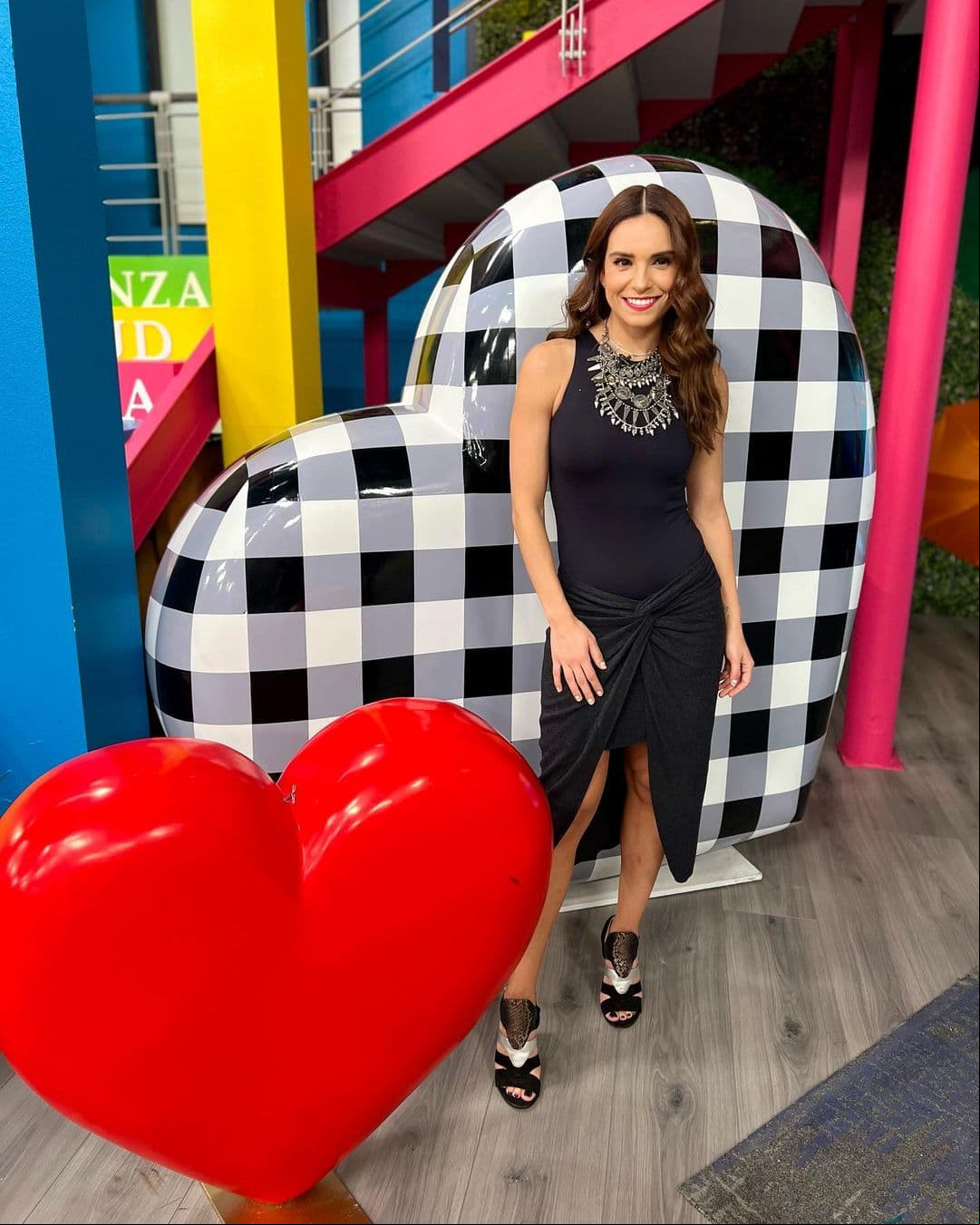 Tania Rincón presume a sus papás en foto; demuestra a quién se parece más