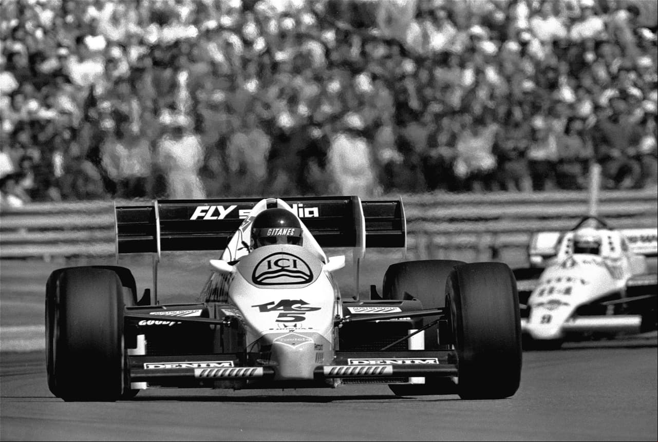 Keke Rosberg es un conocido piloto finalndés que logró llegar a lo más alto en 1982 cuando consiguio el título de la Fórmula 1.