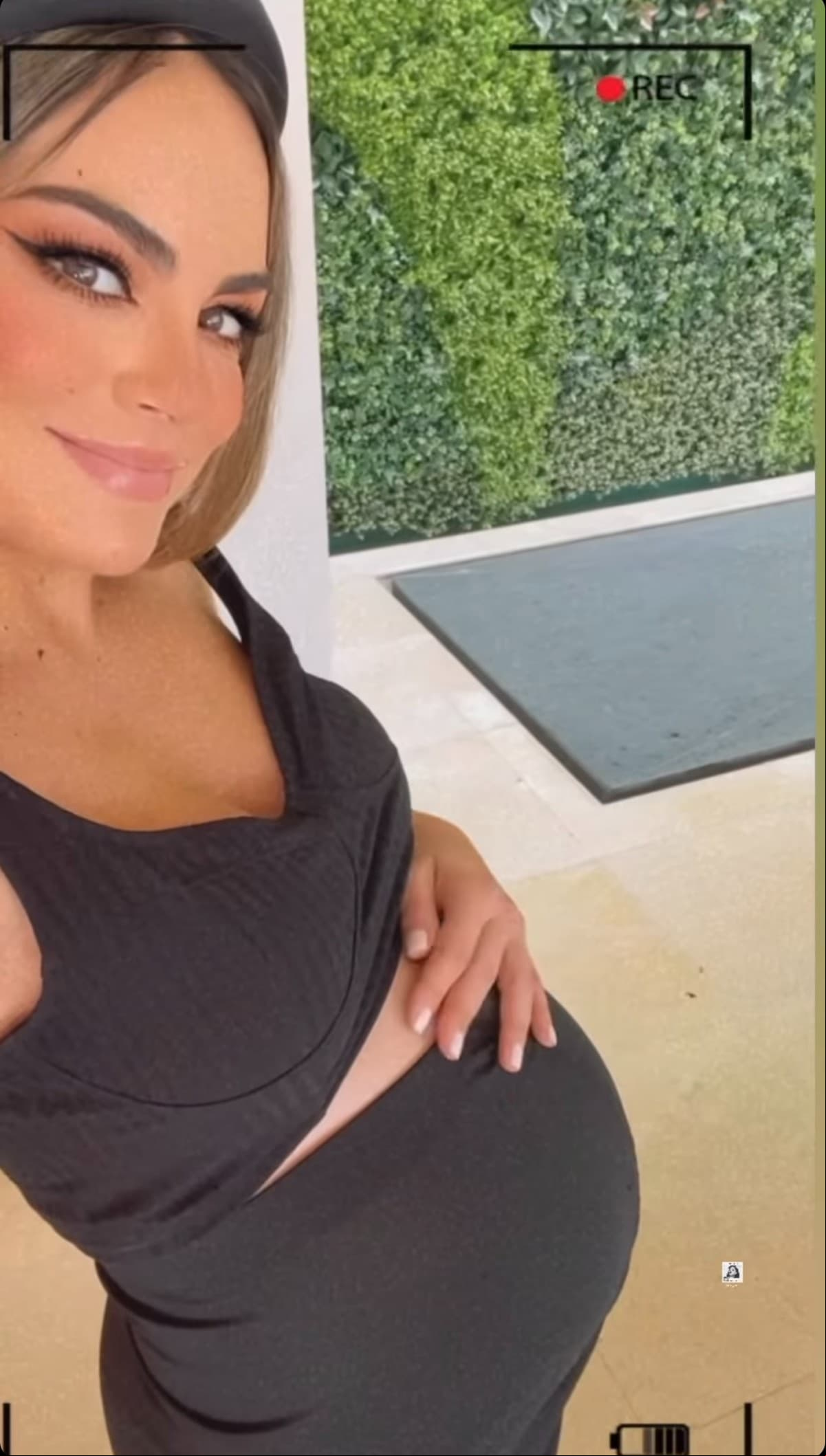Ya con casi seis meses de embarazo, la protagonista de ‘La Tempestad’ comenzó a decorar la habitación de su bebé y hasta presumir los primeros regalos para la pequeña.
