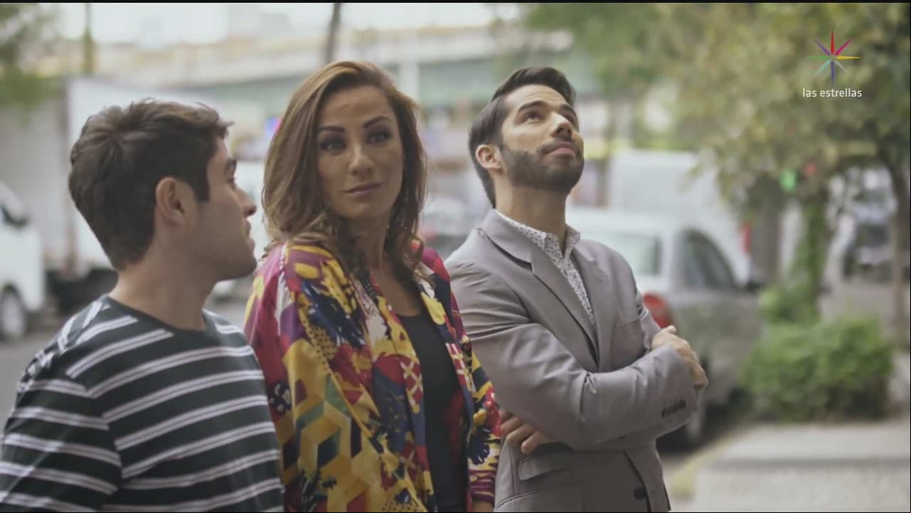 Julia y su familia se adaptan (o no) a su nueva y pobre casa
