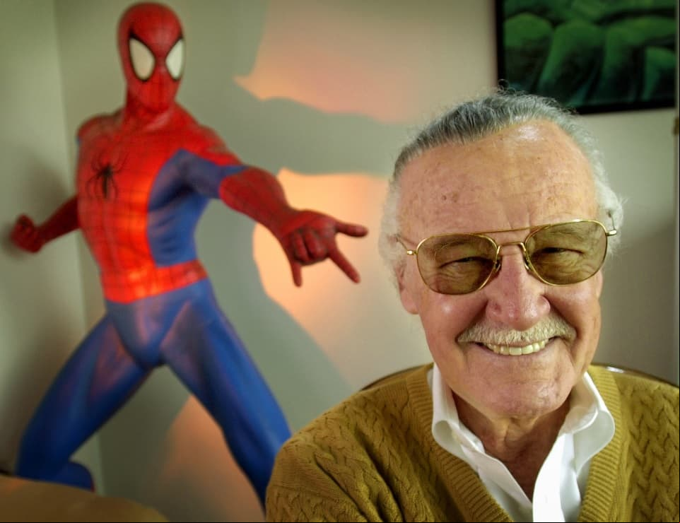 Denuncian a Stan Lee por acoso sexual a sus 95 años