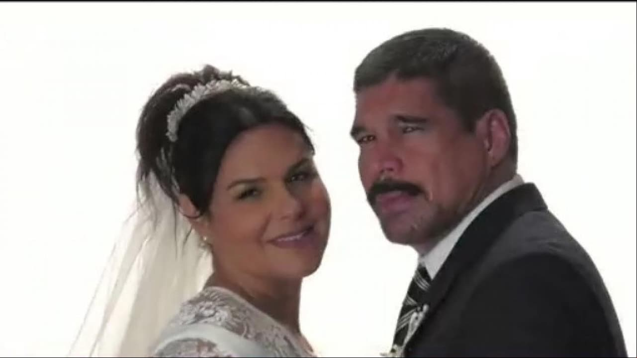 Mónika Sánchez se viste de novia por décima ocasión y luce radiante
