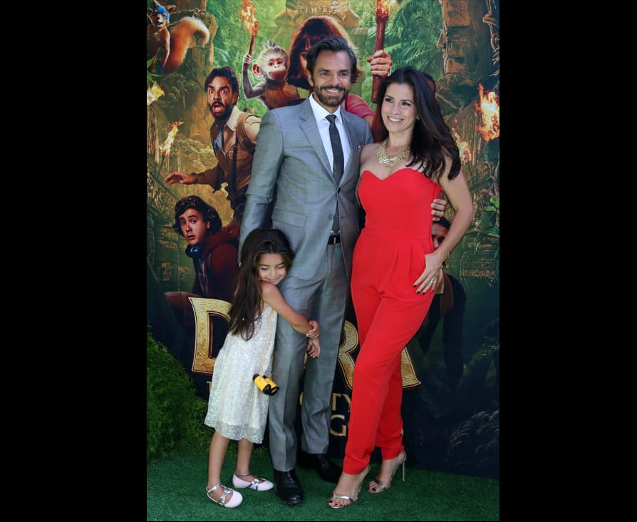 Mientras que Eugenio se casó con Alessandra Rosaldo en 2012, con quien tuvo a la pequeña Aitana el 4 de agosto de 2014, luego de más de 20 horas de trabajo de parto en un hospital de Santa Mónica, California.