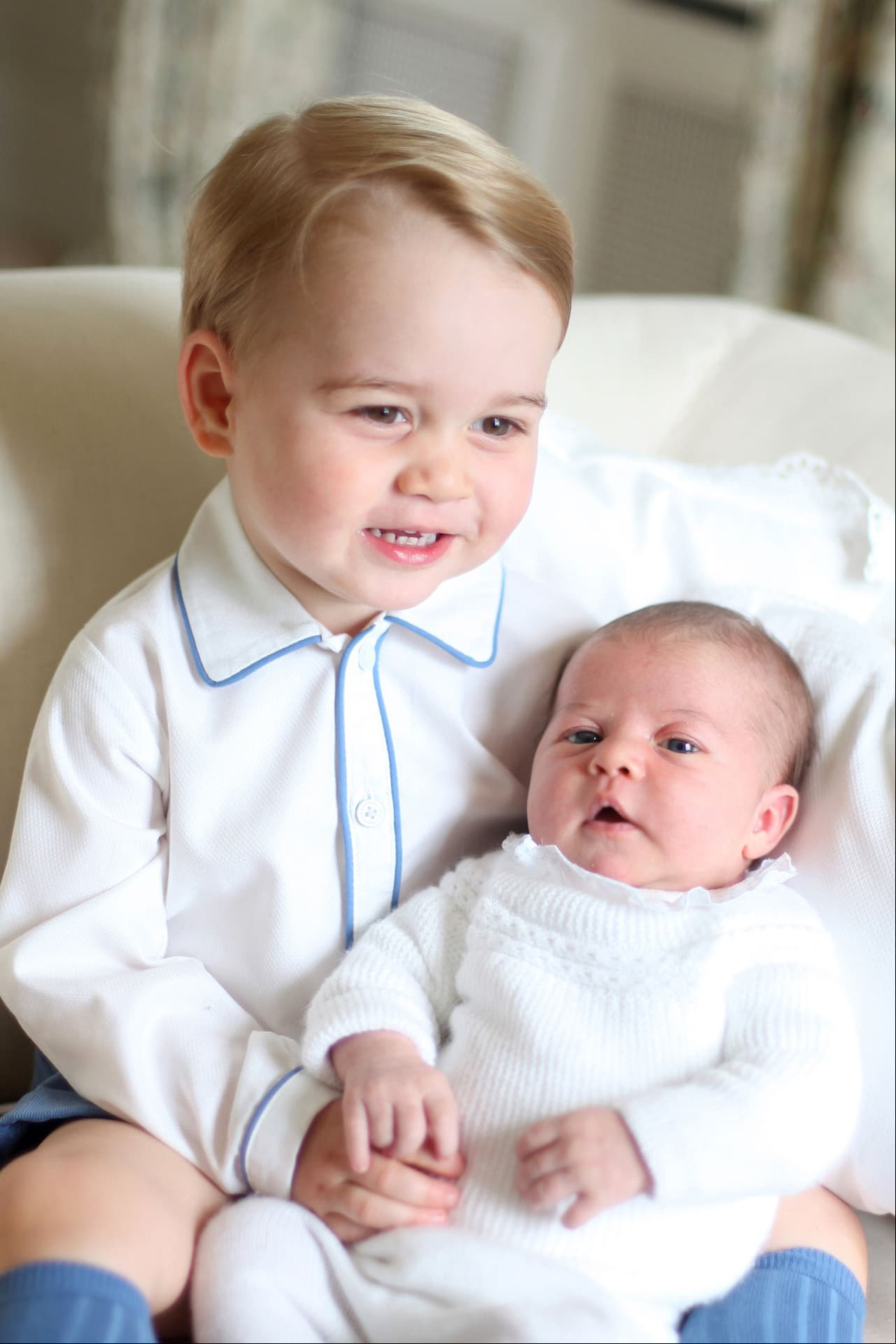 Los hermanitos George y Louis.