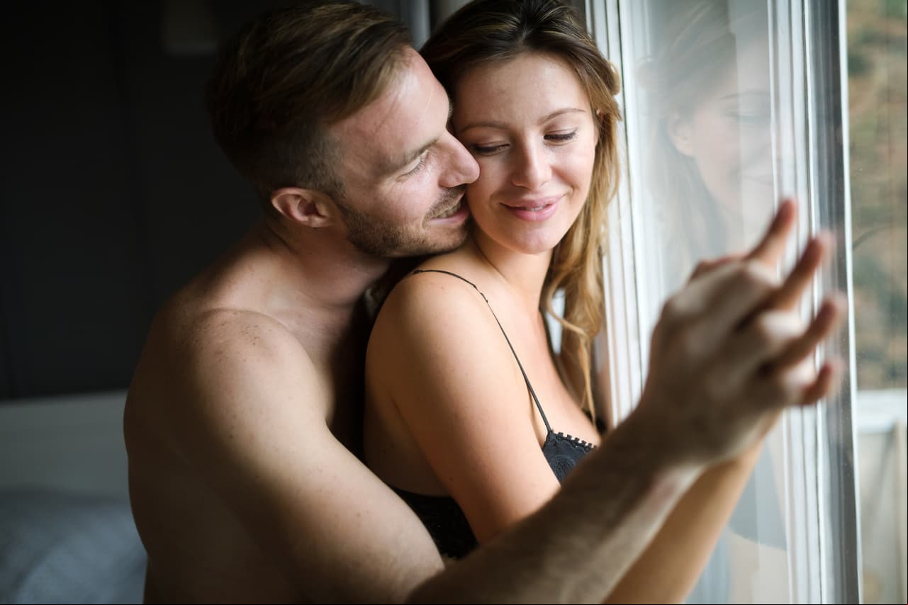 Posiciones sexuales ideales para mujeres ‘flojas’