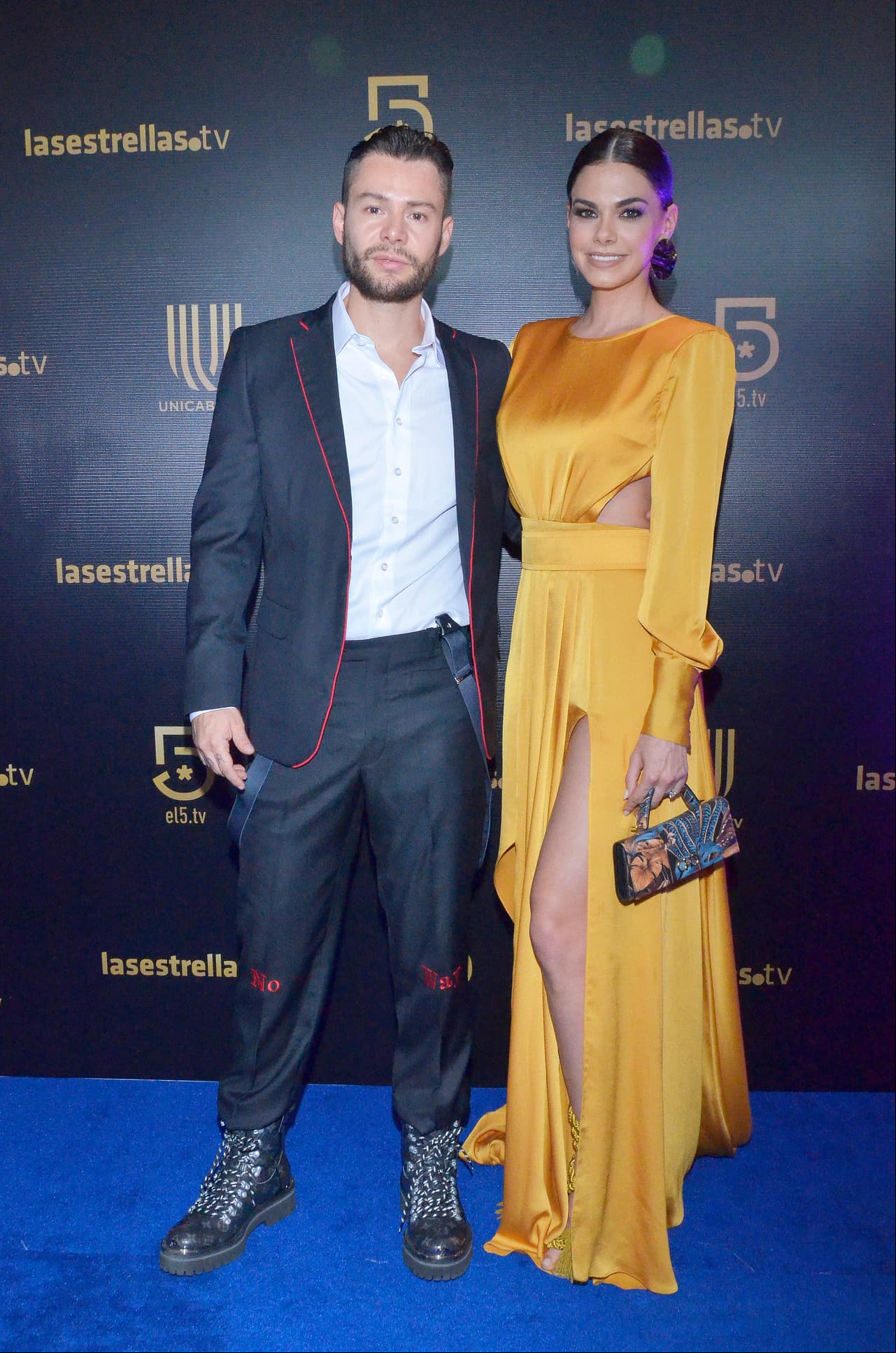 Livia Brito y Said en la alfombra roja de los Premios TVyNovelas en marzo de 2019