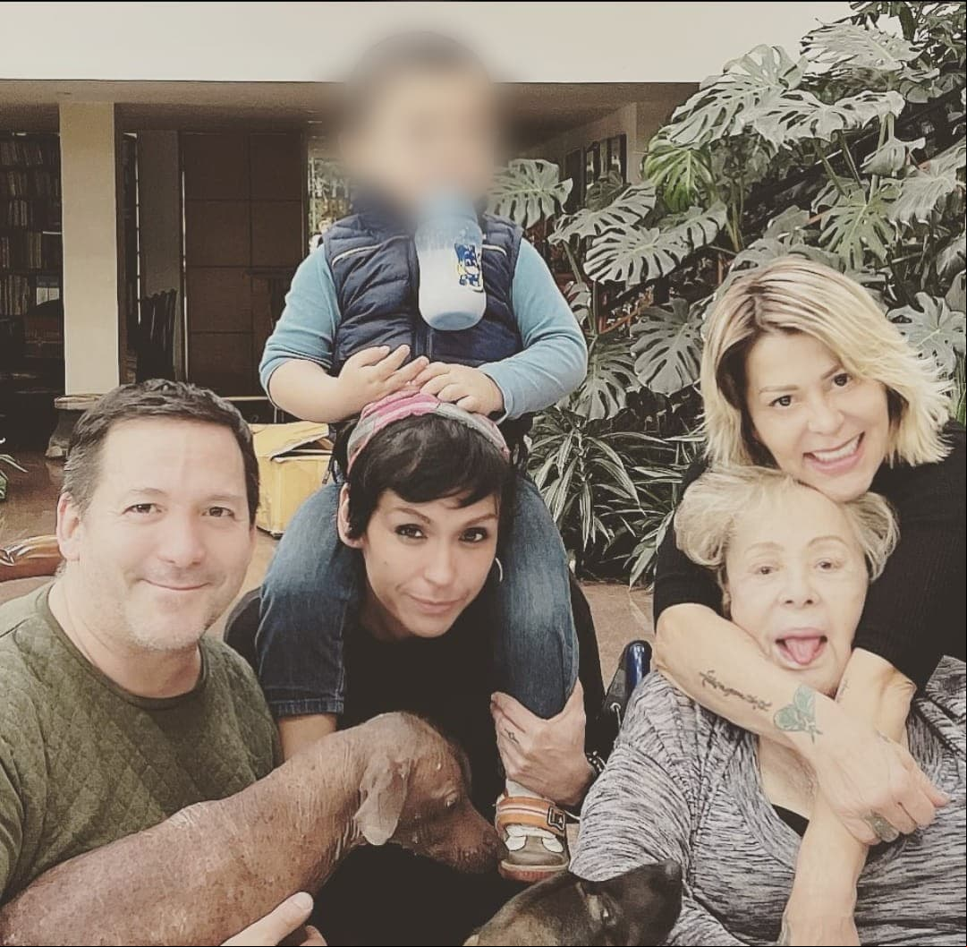 Mayela Laguna arremetió contra el hijo de Silvia Pinal: lo acusó de robo y hasta le dio la razón a Frida Sofía.