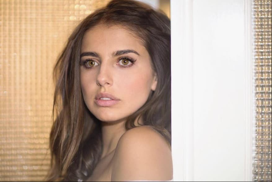 ¡Michelle Renaud presume cambio de look para nueva telenovela!