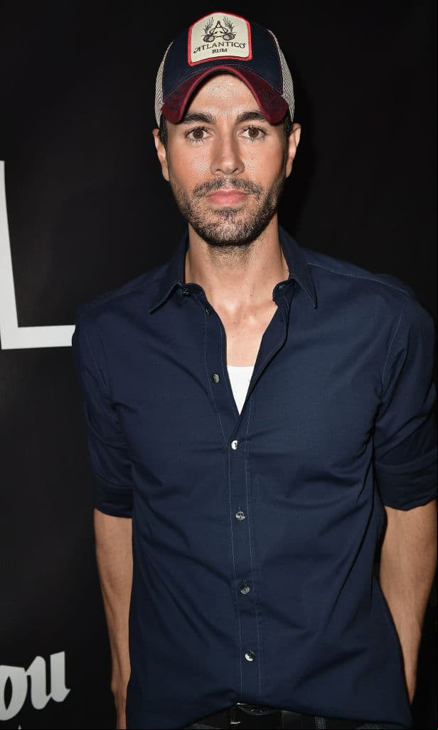 Enrique Iglesias está de luto por muerte de su abuela; reportan su repentino regreso a España