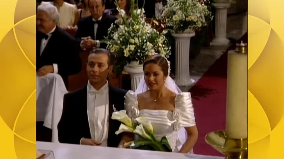 Una de las telenovelas que nunca olvidaremos es ‘Lazos de Amor’, donde Lucero interpretó a tres personajes, dos de ellos llegaron al altar. En el gran final, ‘María Fernanda’ y ‘Gerardo’ (Juan Manuel Bernal) se juraron amor eterno.