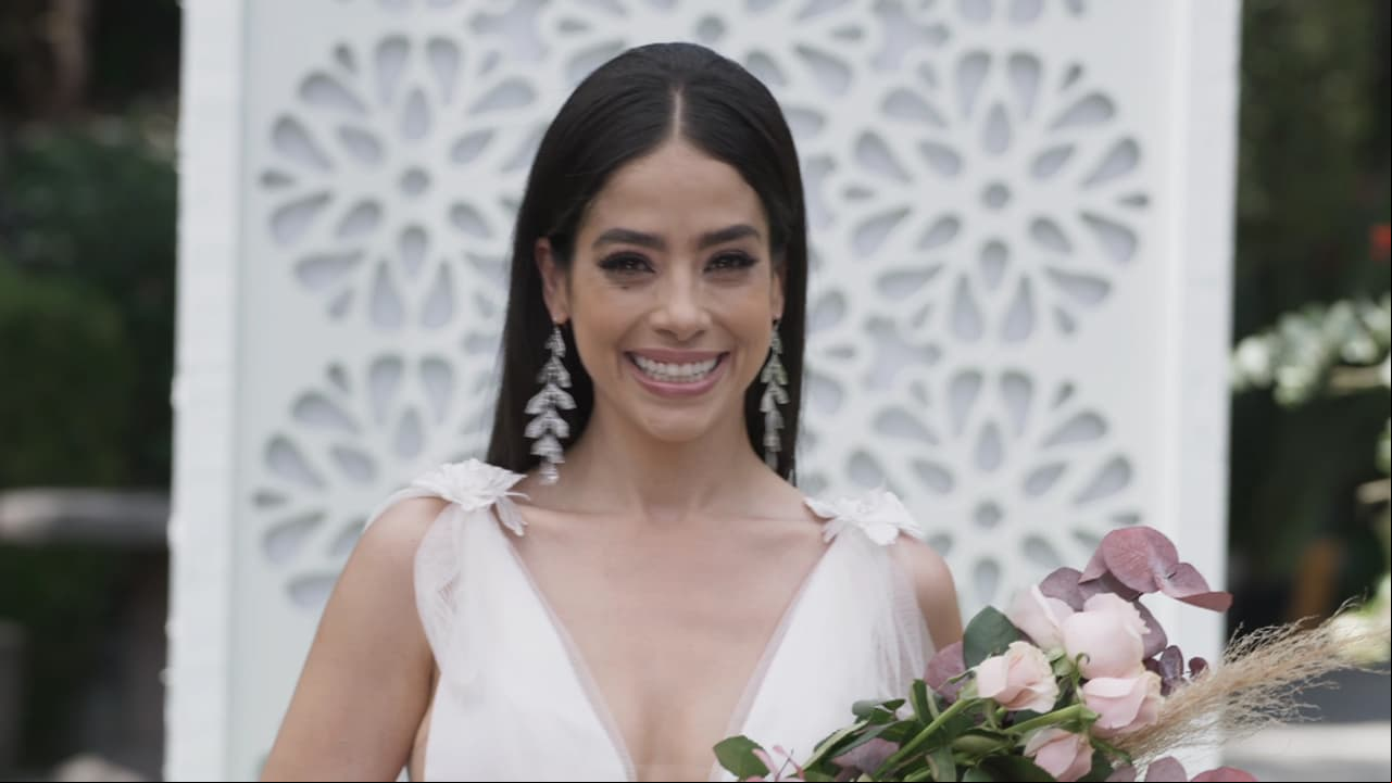Meses después, la novia lució impactante en su vestido de boda.