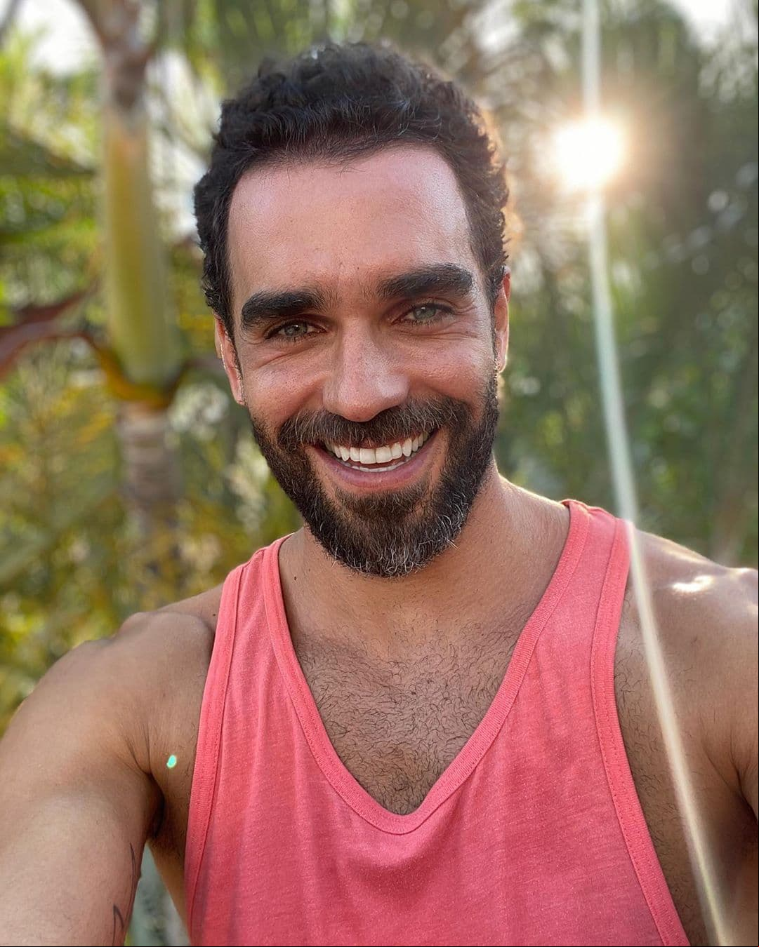 El actor brasileño Marcus Ornellas dará vida a ‘Lucas Fuentes’, un diseñador de moda que buscará conquistar el amor de ‘Rubí’ a toda costa.