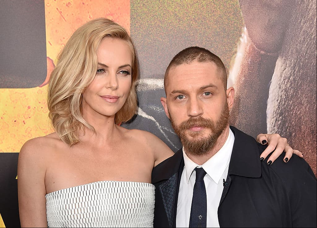 En el libro 'Blood, Sweat & Chrome: The Wild and True Story of Mad Max: Fury Road' se reveló que Theron y Hardy tenían una relación tan mala, que llegaron a gritarse en el set y a pasar largos ratos sin hablarse.