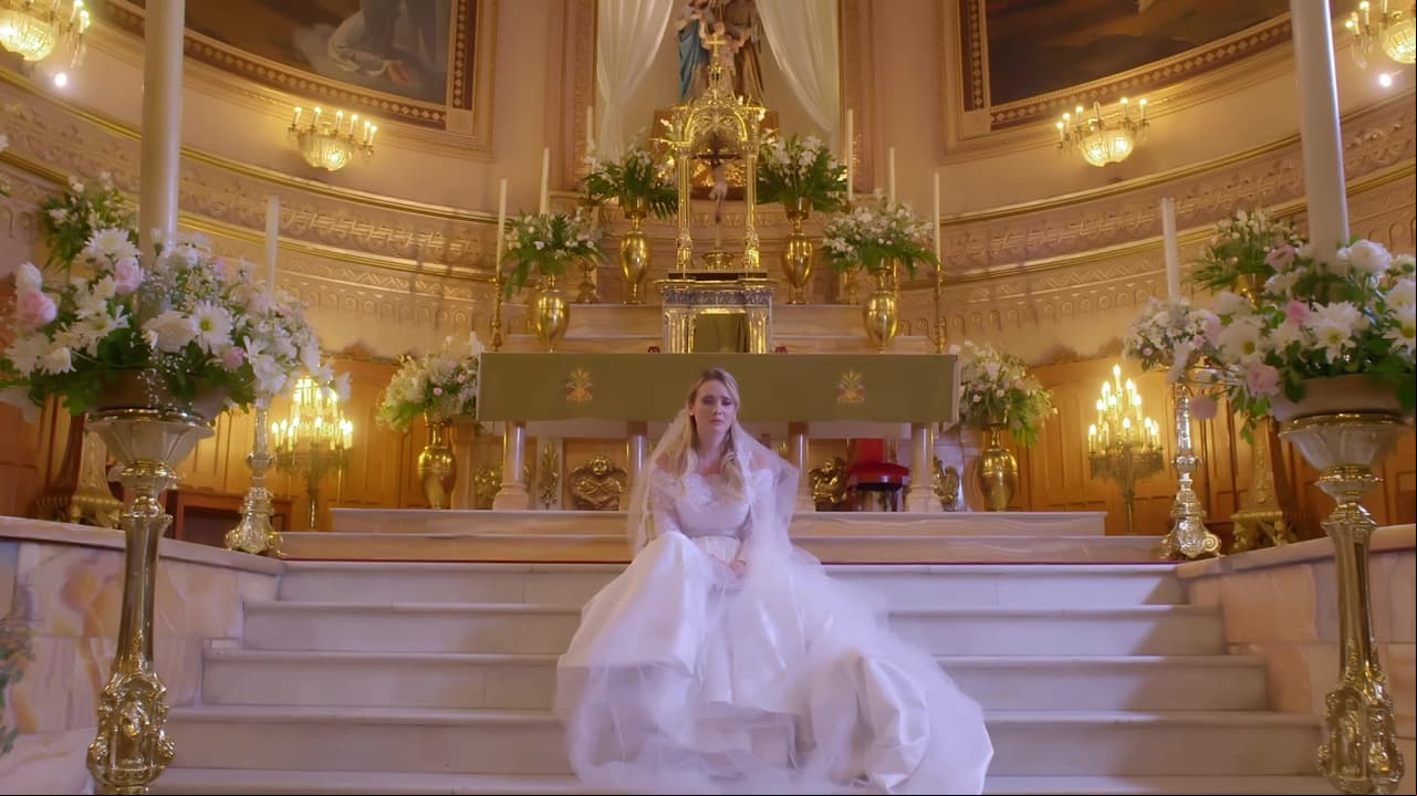 Pero todo daría una vuelta de 180 grados, cuando Rubí logró convencer a Héctor de fugarse con ella a España, dejando plantada a Maribel en el altar.