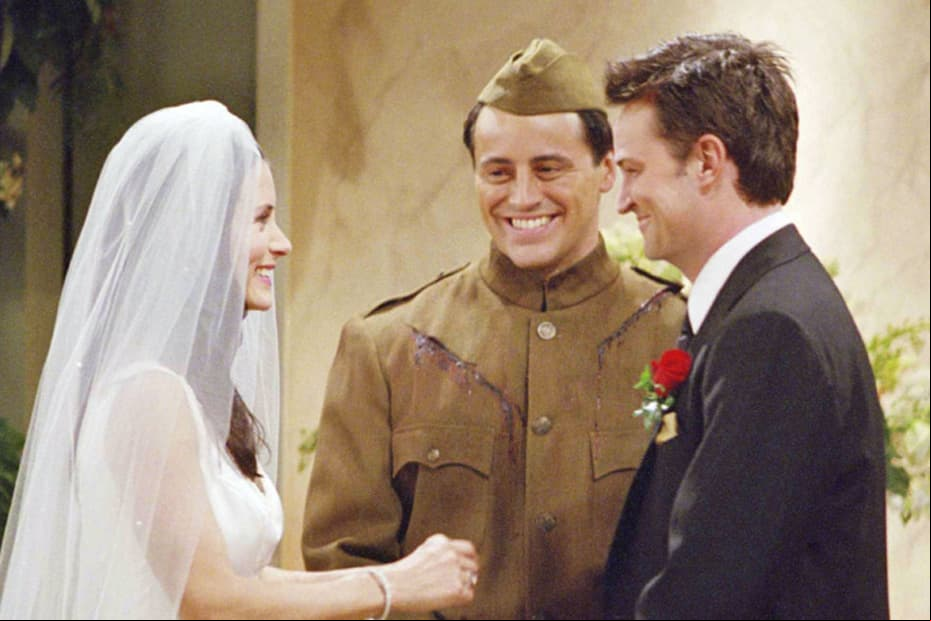 ‘Joey’ llegó a tiempo para oficiar la boda de ‘Mónica’ y ‘Chandler’ (FOTO: NBC)
