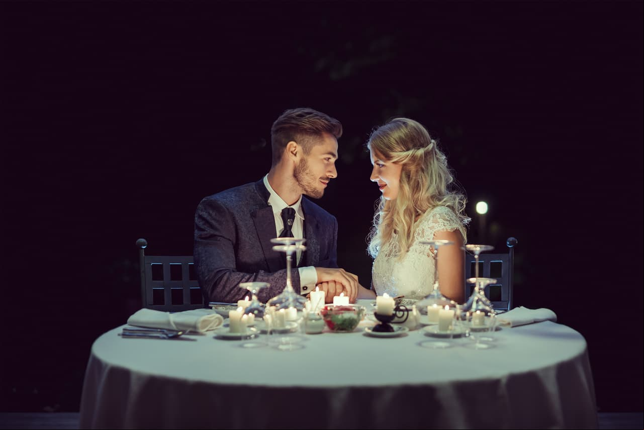 ARIES. En este cuarto mes empiezas a pensar más en la estabilidad emocional y en tener una pareja firme. Los que tienen pareja hablarán de formalidad y los que están solteros les va venir un amor del signo de fuego que va ser muy compatible con tu signo.
