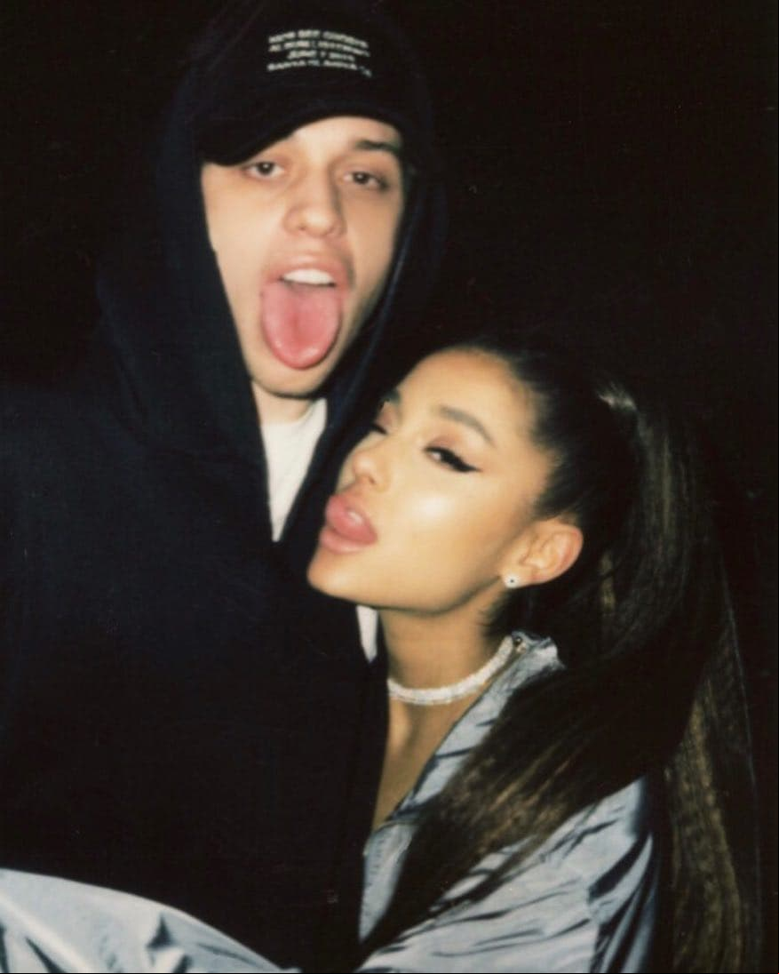Ariana y Pete muestran su amor en redes sociales