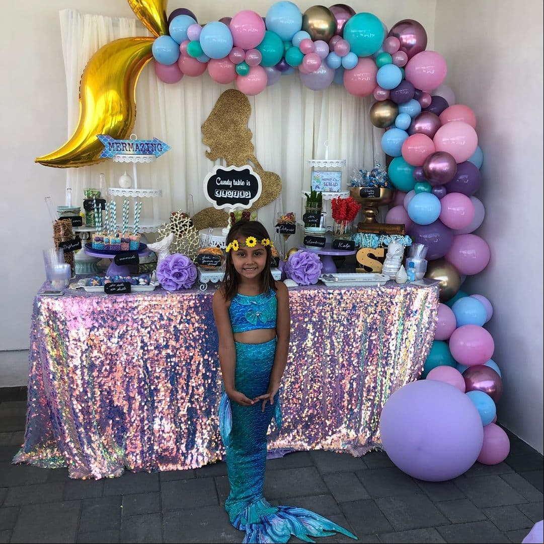 La temática de la fiesta fue de sirenas y Rosie encargó la decoración a Alex Cerda de ‘petals and more’, mientras que el pastel fue de la tienda ‘Daisy’s cake shop’.