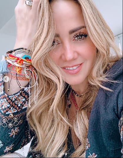 Andrea Legarreta sorprende con cambio de look