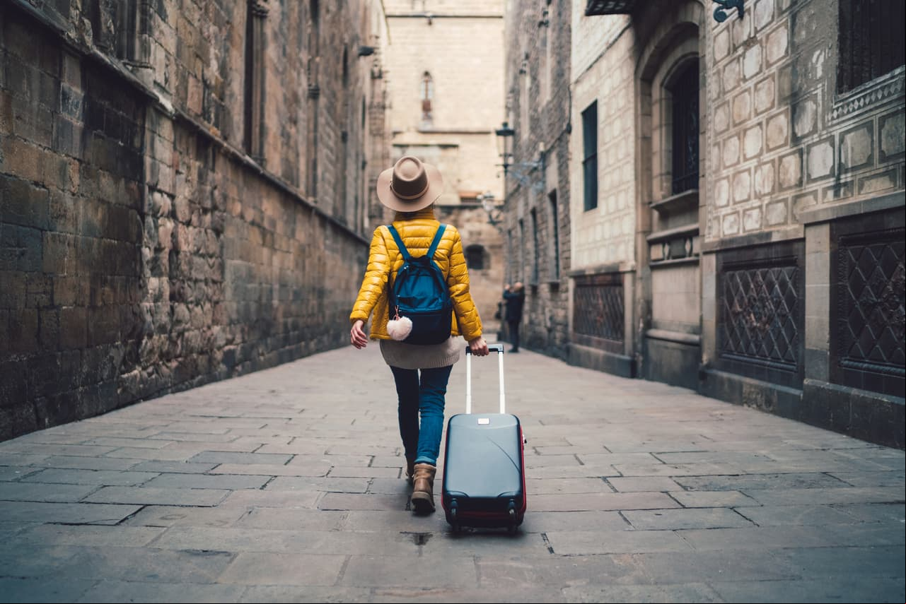 4. “Nuestro destino nunca es un lugar, sino una nueva forma de ver las cosas” – Henry Miller.