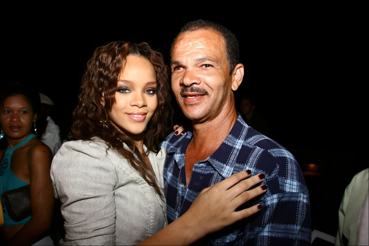 Muere padre de Rihanna a pocas semanas de que la cantante anunció su tercer embarazo