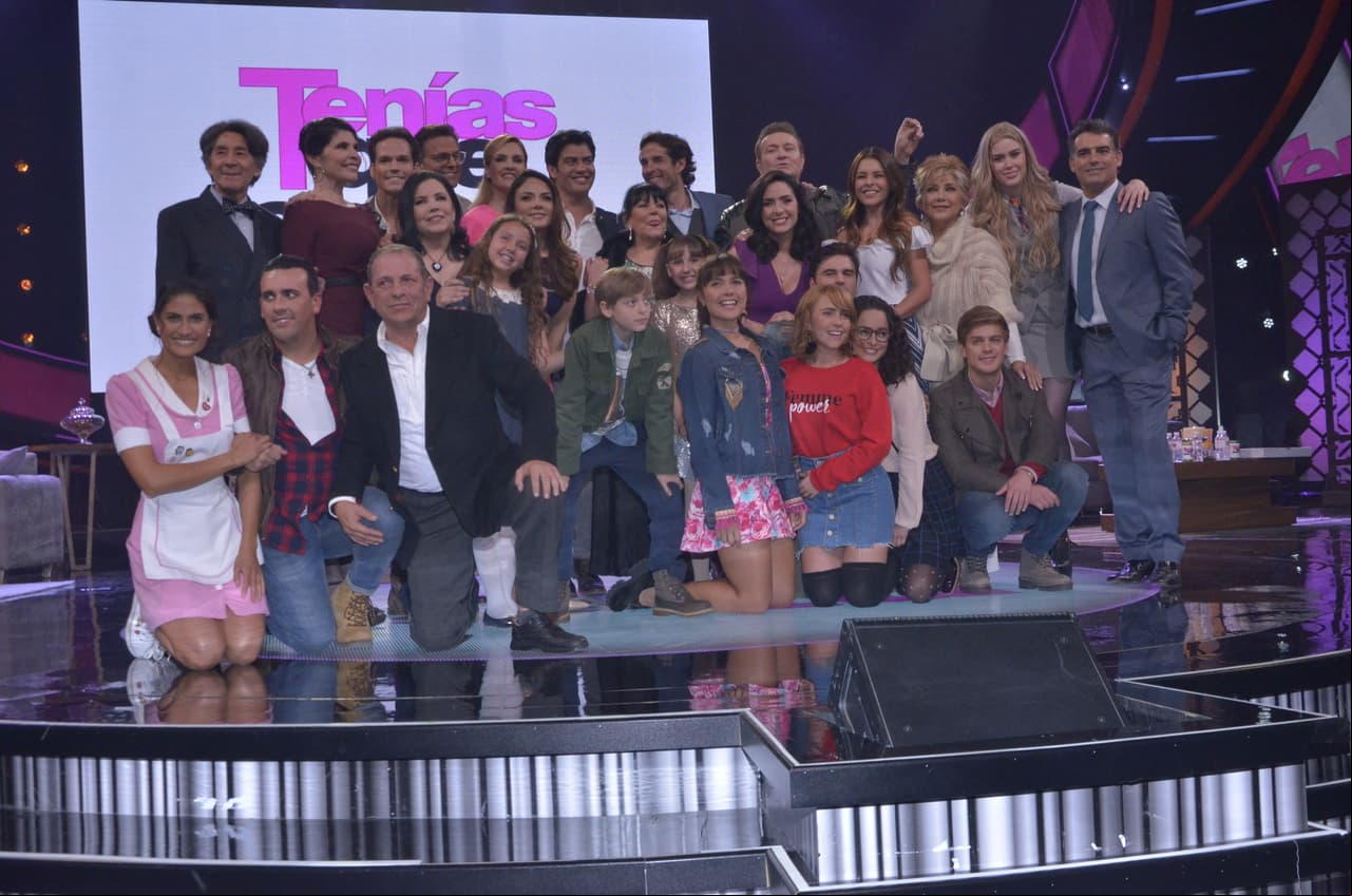 Tenías que ser Tú, es una historia de reencuentros y paternidad, de amores, desamores y enredos, llena de valores familiares para una sociedad del siglo veintiuno.