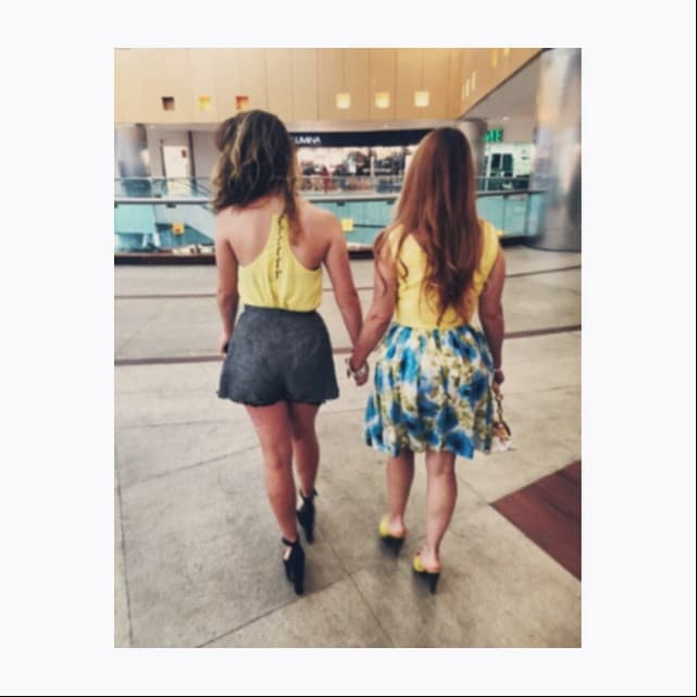 “Parecen hermanas”, “Tiene como un toquesito del padre”, “Son un clon sin duda” y “Se parecen mucho”, son algunos de los comentarios que los internautas le han dejado a Mel en su perfil social.