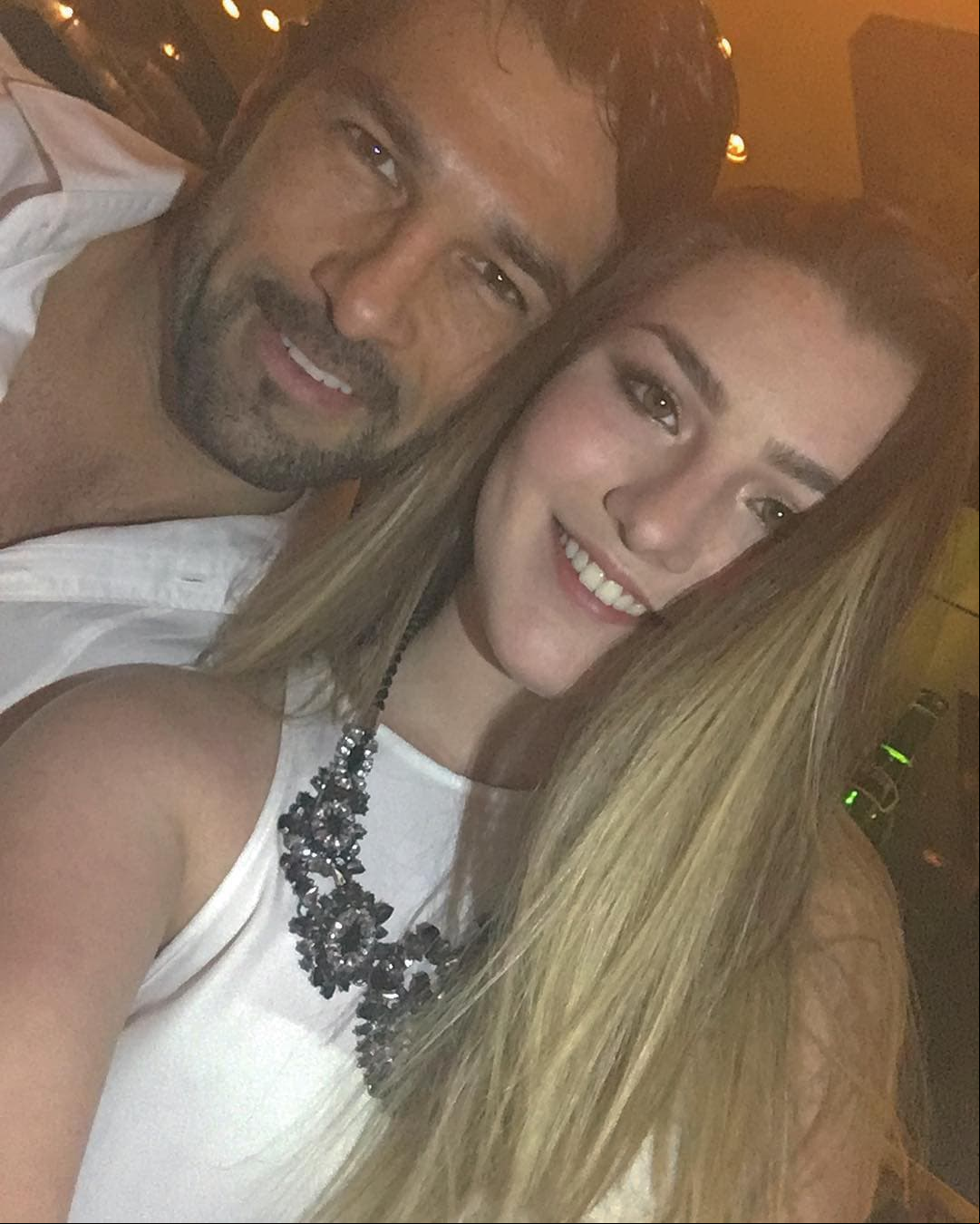 La belleza de Melenie le han provocado cientos de halagos en redes sociales, tanto que su padre ha tenido que lidiar con las sexys publicaciones de su hija.