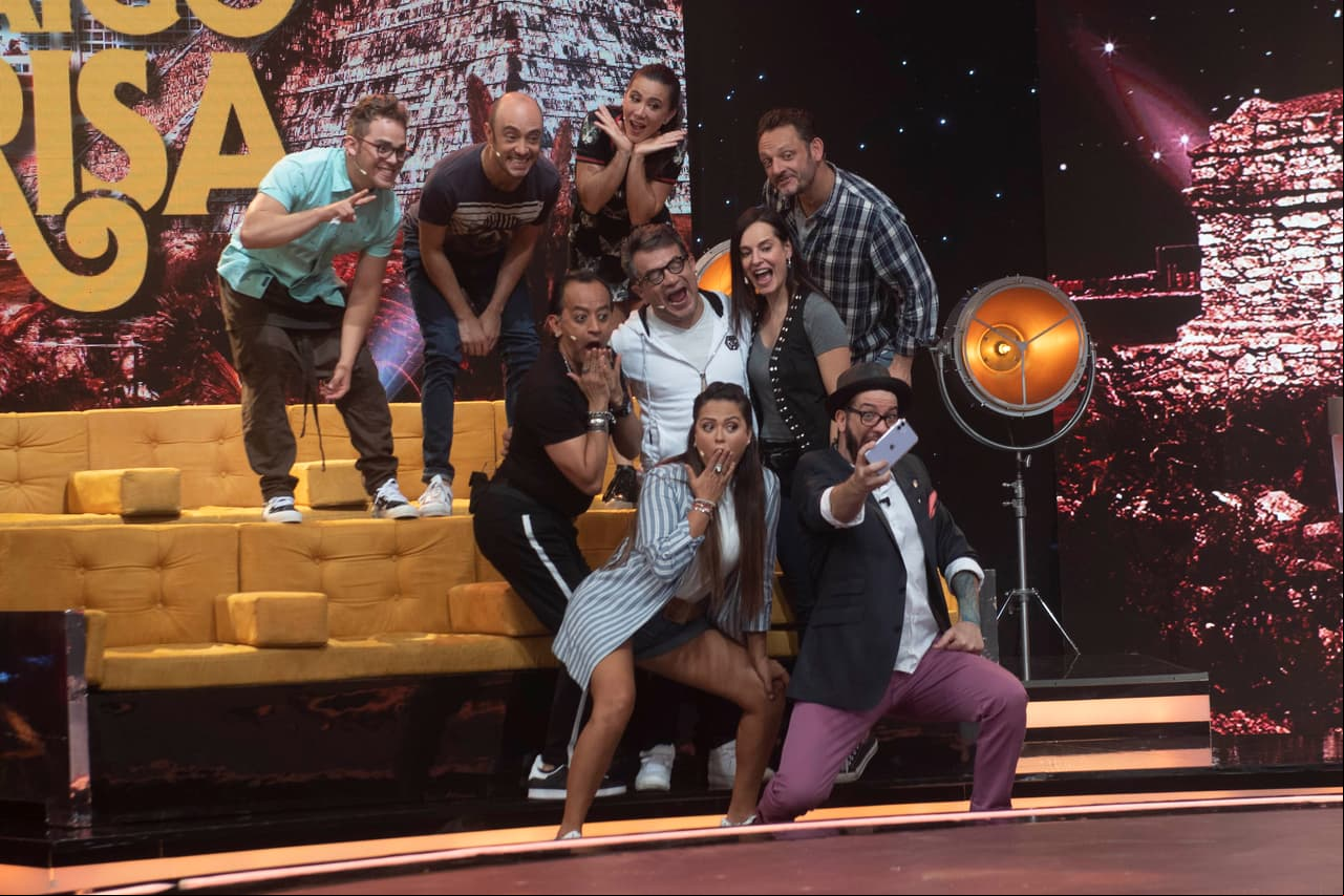 Todos salieron muy contentos en la foto de la Familia Disfuncional.