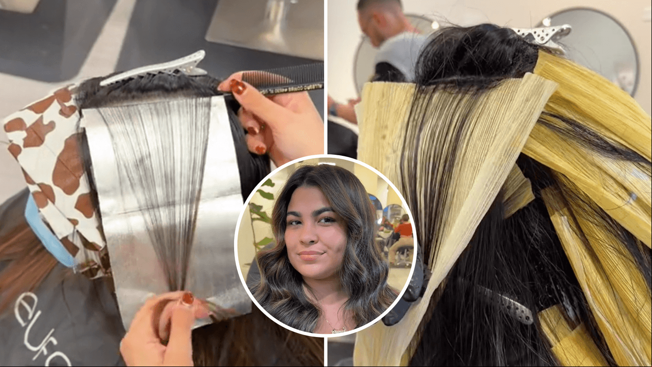 Estilista latina sustituye aluminio por hojas para tamal para decolorar cabello