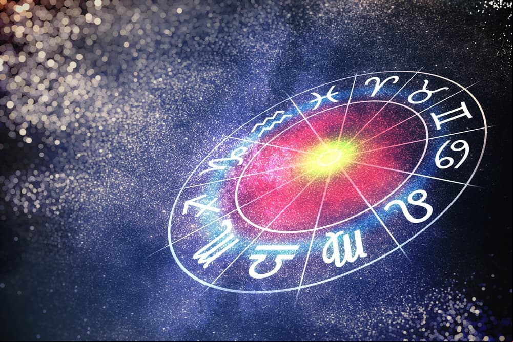 Descubre cuál es el color, qué frase o qué parte del cuerpo está asociado con tu signo.