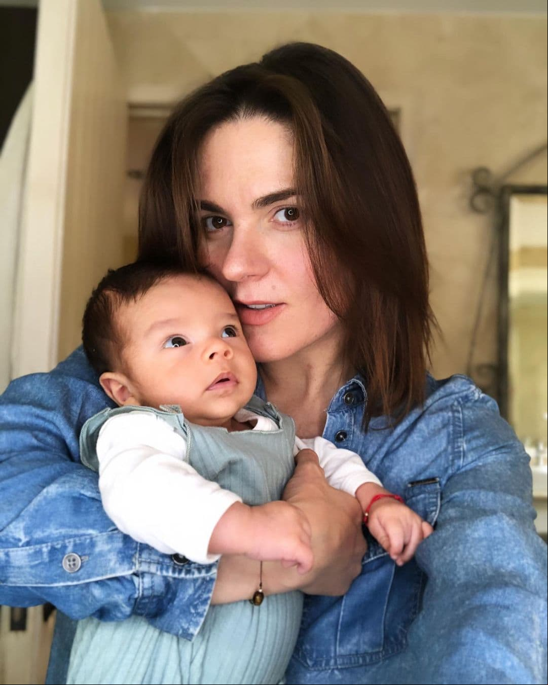 Zoraida Gómez presume cuerpazo en redes pero su hijo Maximiliano le roba toda la atención