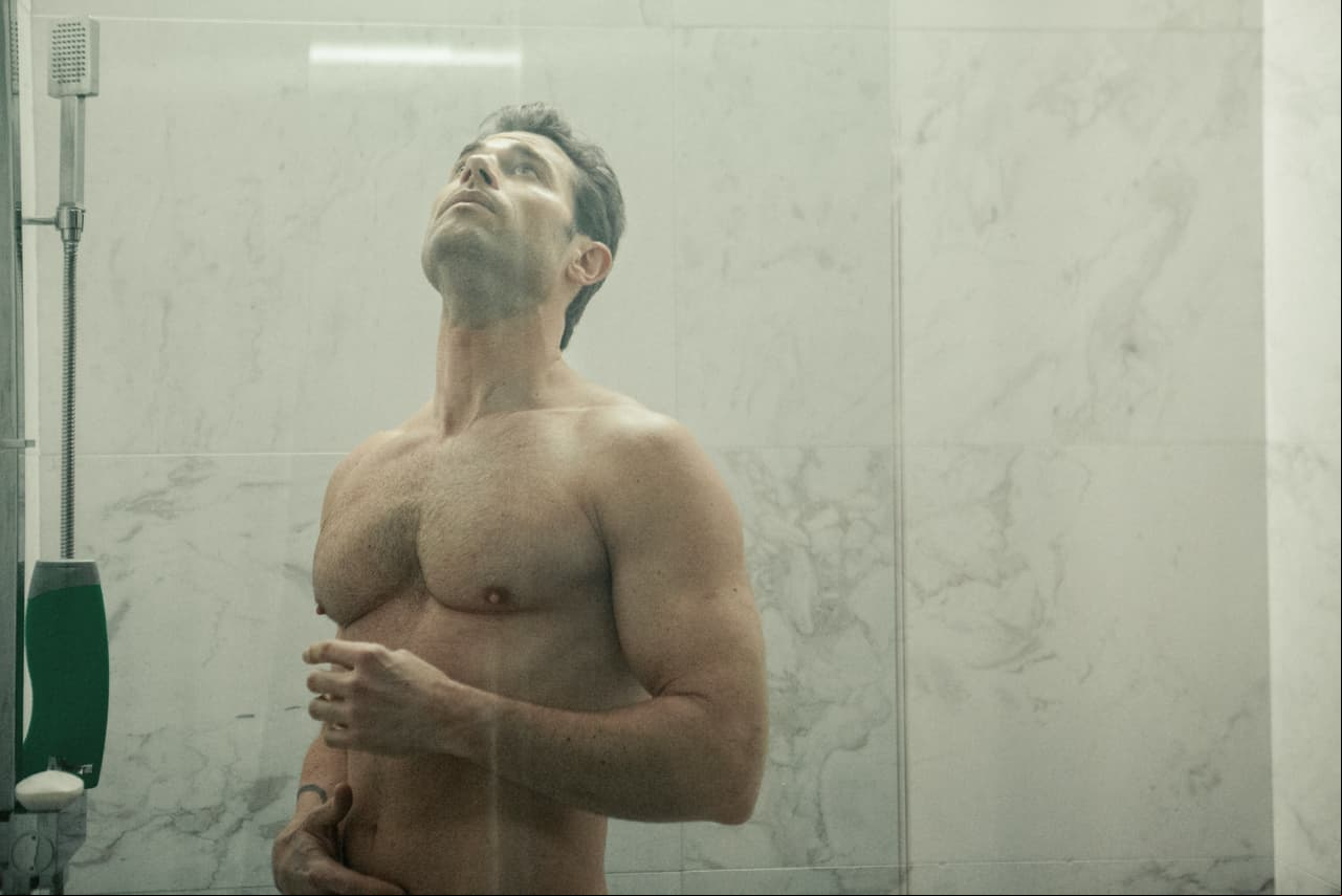 En el primer capítulo, pudimos ver al actor presumiendo cuerpazo en una de las escenas.
<br>
<br>
<i>'El Dragón', de lunes a viernes 9:30 pm. con Las Estrellas.</i>
