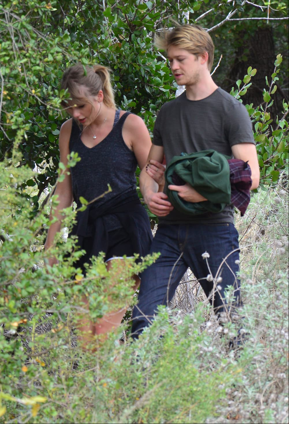 Taylor nunca se separó de su amado durante la caminata (FOTO: The Grosby Group)