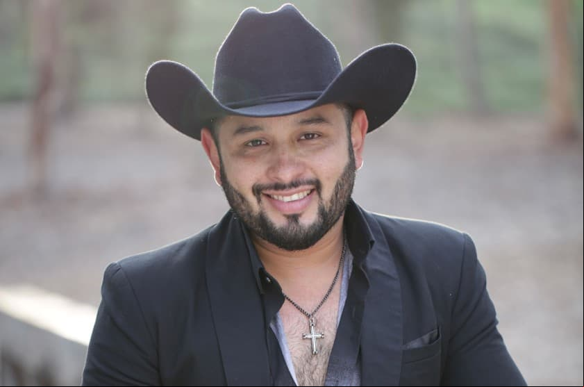 Este 30 de noviembre murió Jerry Demara, cantante y exconcursante de La Voz.. México, a los 42 años de edad en California, Estados Unidos. Días antes de su fallecimiento, indicó que estaba hospitalizado debido a las complicaciones que sufrió después de inyectarse vitaminas en el glúteo.