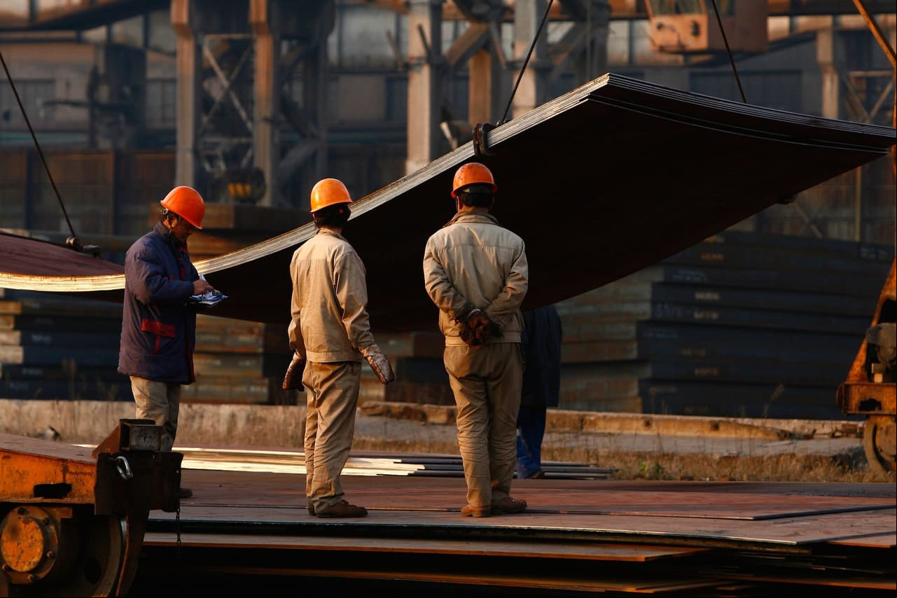 Entran en vigor los aranceles de Trump del 50% al acero y al aluminio