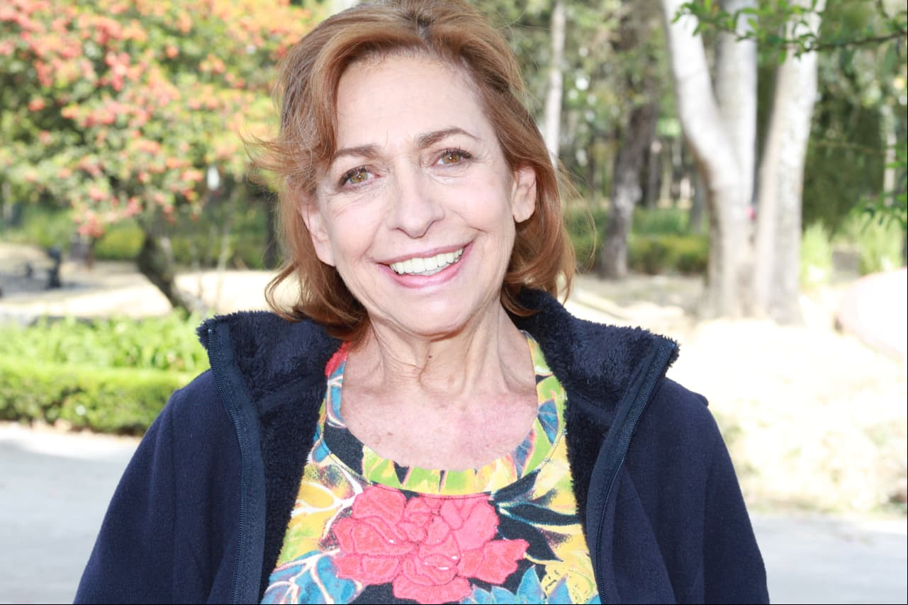 La primera actriz, Raquel Pankowsky, participa en este episodio, donde es la dueña del vivero donde Jessi y Alex trabajan.
