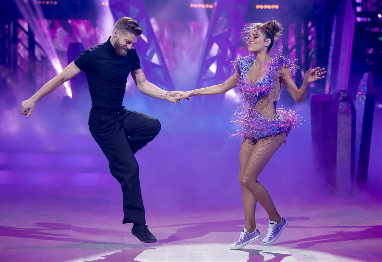 Desde el inicio Sara Corrales se propuso llegar a la final de Mira Quién Baila y lo logró de una manera espectacular. A ritmo de Jive y acompañada de Yann, llegó Sara Corrales...