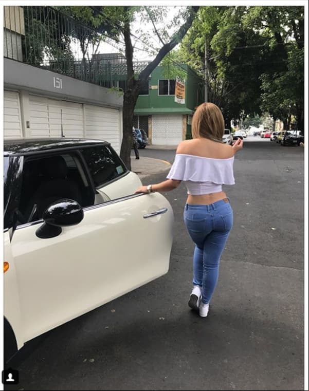 Gomita muestra su figura en redes sociales