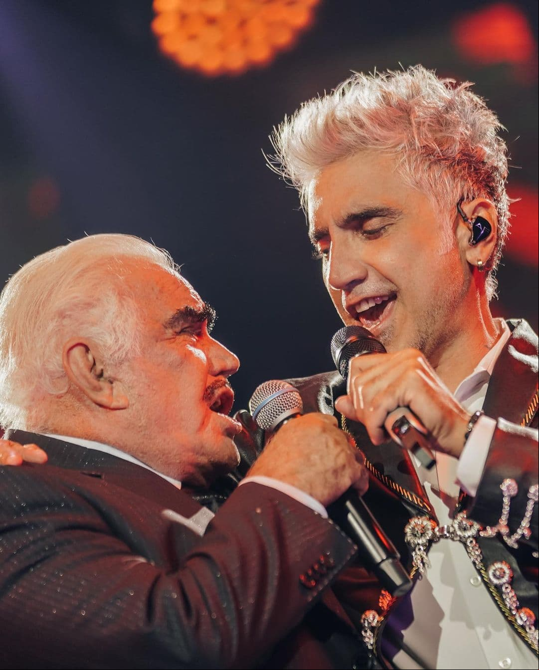 Alejandro Fernández da último adiós a su padre en Instagram