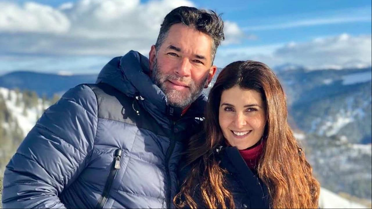 ‘El tarotista de las estrellas’ predice el futuro de las parejas de Mayrín Villanueva y Ninel Conde