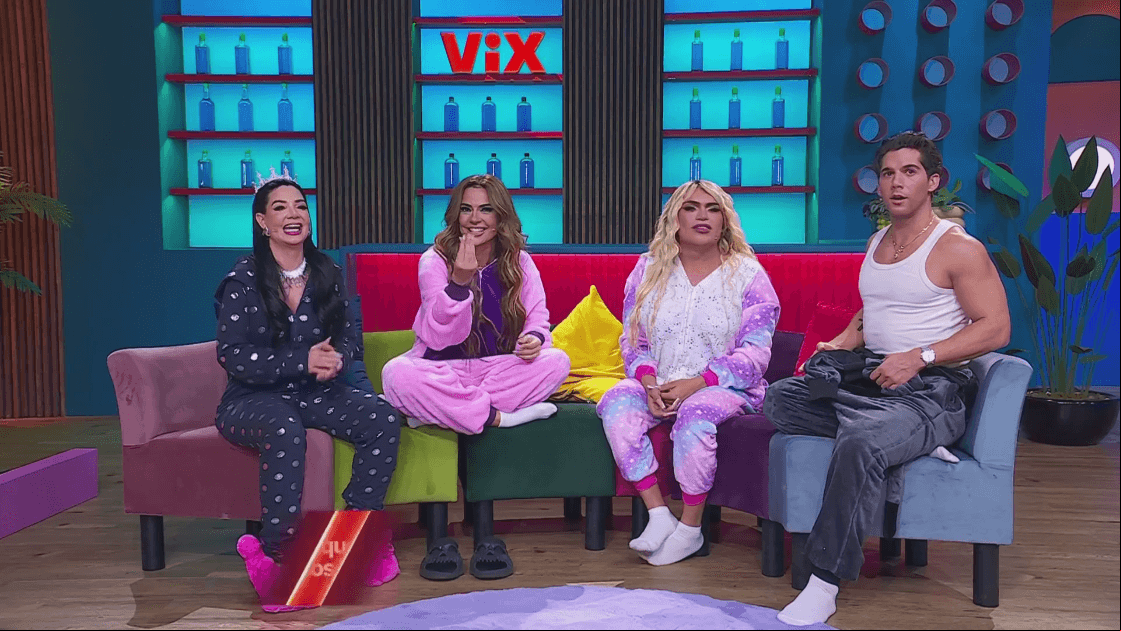 posgala ViX con Paola Durante y Wendy Guevara