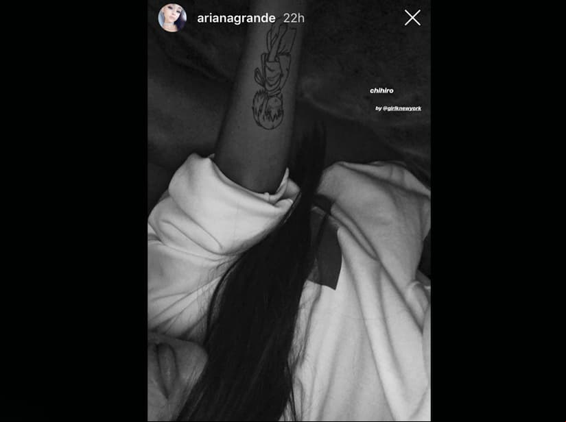 Ariana presume su nuevo tatuaje