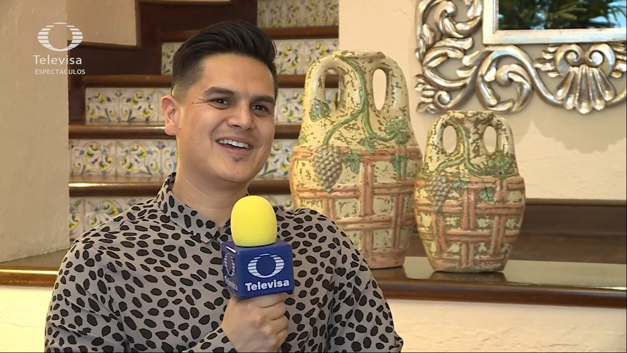 Régulo Caro regala una probadita de su nuevo disco