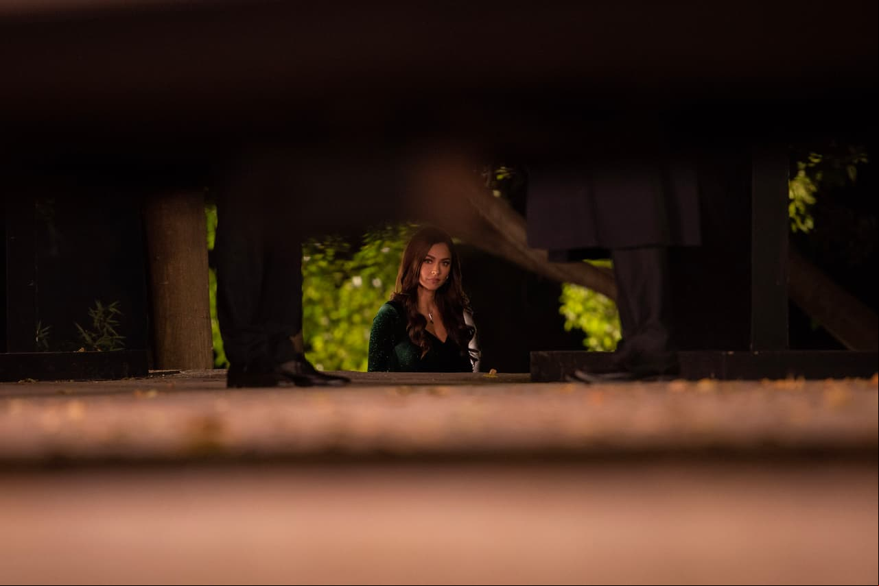 'Mariana' se percata que debajo de la camioneta de 'Don Alberto' hay una luz roja extraña y se los comunica. Si te lo perdiste, aquí te contamos qué pasó en "Los ricos también lloran".
